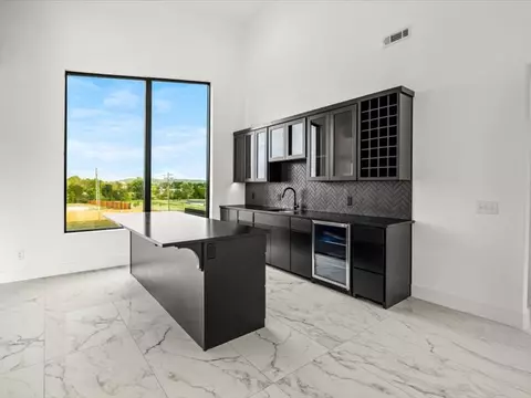 Kitchen - 4633 Robins Rd, Springdale, AR 72762 photo 1 of 6
