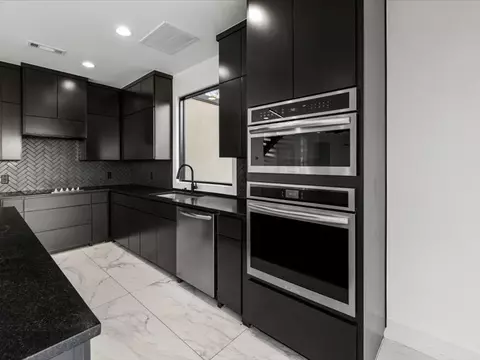 Kitchen - 4633 Robins Rd, Springdale, AR 72762 photo 6 of 6
