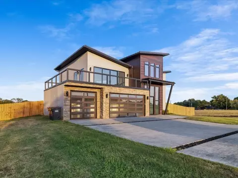 Exterior - 4633 Robins Rd, Springdale, AR 72762 photo 3 of 10