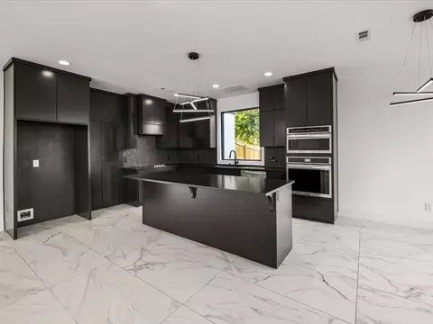 Kitchen - 4633 Robins Rd, Springdale, AR 72762 photo 2 of 6