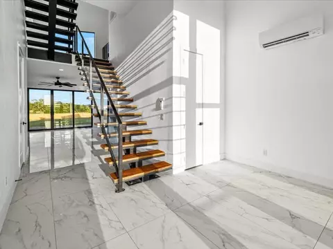 Entry Way - 4633 Robins Rd, Springdale, AR 72762 photo 1 of 3