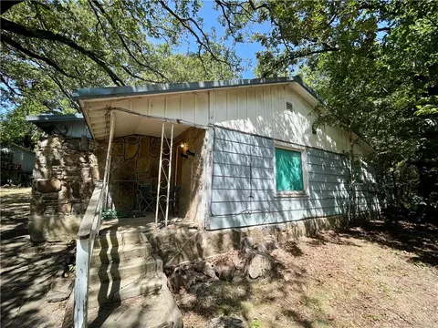 702 Edgewood Pl, Huntsville, AR 72740