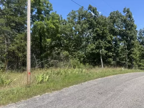 1 Azure Ln, Holiday Island, AR 72631