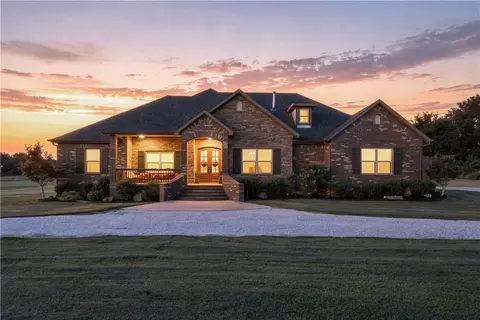 5544 W Shalott Dr, Fayetteville, AR 72704
