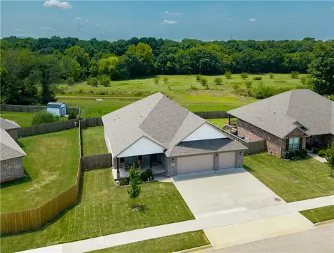 115 W Pitts St, Farmington, AR 72730