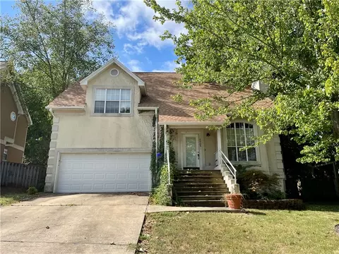 2909 E Setter St, Fayetteville, AR 72701