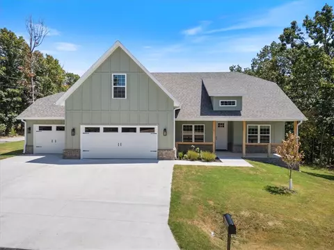 1 Linfield Ln, Bella Vista, AR 72715