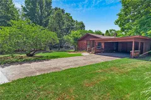 1165 Overcrest St, Fayetteville, AR 72703