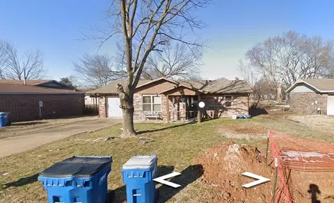 2602 Walker St, Bentonville, AR 72712