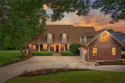 2865 Dorchester Dr, Fayetteville, AR 72703