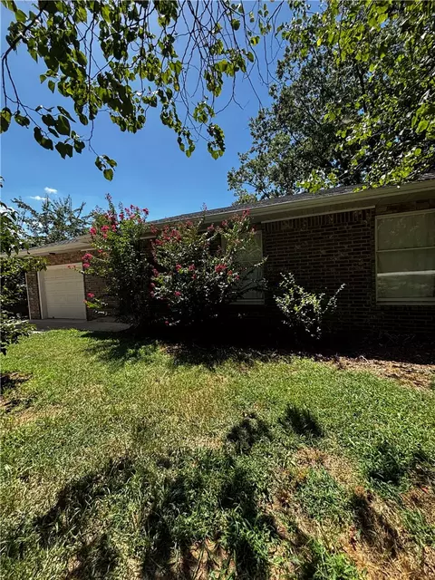69 Leatherwood Dr, Holiday Island, AR 72631