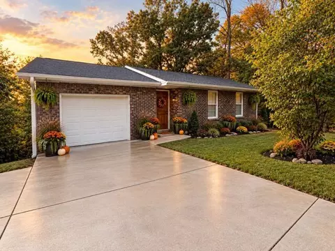 69 Leatherwood Dr, Holiday Island, AR 72631