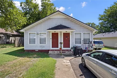 224 E 226 E J St, Russellville, AR 72801