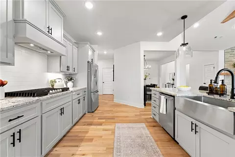 Kitchen - 1111 Red Maple St, Centerton, AR 72719 photo 6 of 7