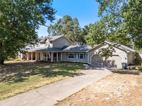 16843 Gum Springs Dr, Siloam Springs, AR 72761