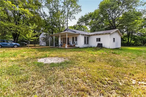 400 S Cunningham Ln, Fayetteville, AR 72701