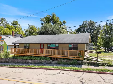 15 White St, Eureka Springs, AR 72632