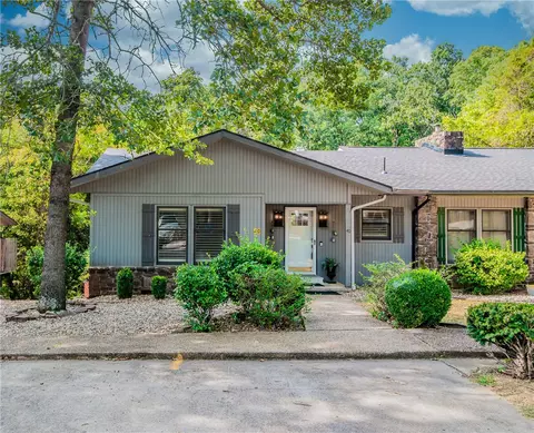 40 Abingdon Ln, Bella Vista, AR 72715
