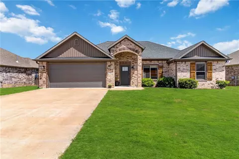 1749 Charismatic Dr, Prairie Grove, AR 72753