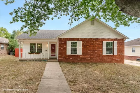 1284 N Tradition Ave, Fayetteville, AR 72704