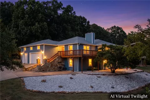 2841 E Hyland Park Rd, Fayetteville, AR 72701