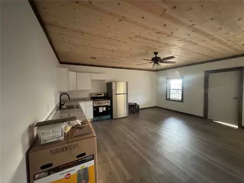 Living - 3103 3051 Nc 8401, Jasper, AR 72641 photo 5 of 6