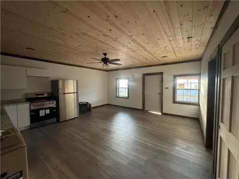 Living - 3103 3051 Nc 8401, Jasper, AR 72641 photo 3 of 6