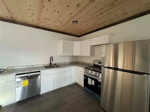 Kitchen - 3103 3051 Nc 8401, Jasper, AR 72641 photo 3 of 4