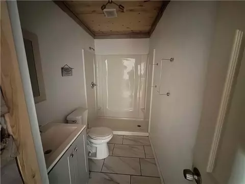 Bath - 3103 3051 Nc 8401, Jasper, AR 72641 photo 1 of 2