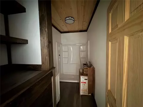 Entry Way - 3103 3051 Nc 8401, Jasper, AR 72641 photo 1 of 2