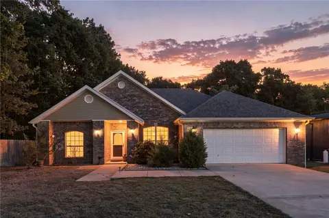13 Boxford Dr, Bella Vista, AR 72715