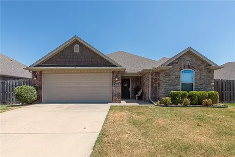 4488 W Wales Dr, Fayetteville, AR 72704