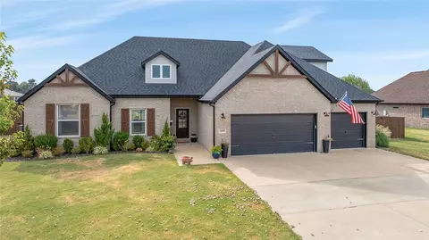 18399 Phelps Cir, Fayetteville, AR 72704