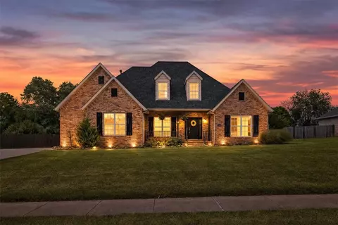 985 Aylesbury Ln, Cave Springs, AR 72718