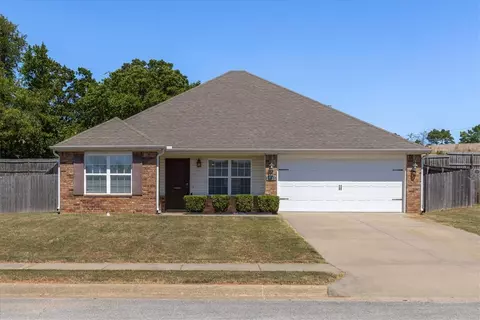 6142 Clay Ave, Springdale, AR 72762