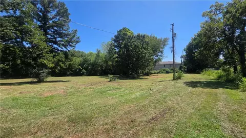 1301 E 8th St, Russellville, AR 72801