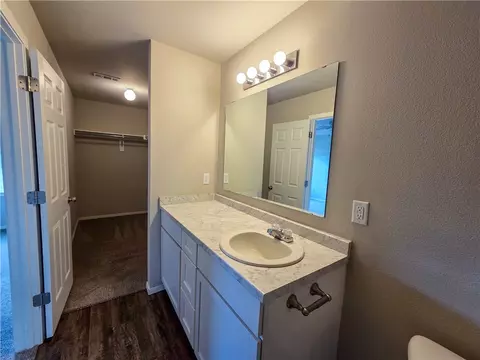 Bath - 2809 Bauer St, Pea Ridge, AR 72751 photo 3 of 6
