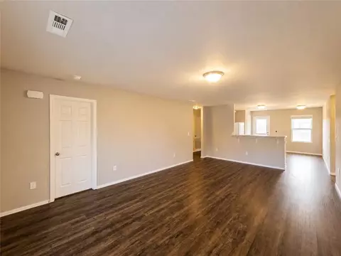 Living - 2809 Bauer St, Pea Ridge, AR 72751 photo 2 of 3