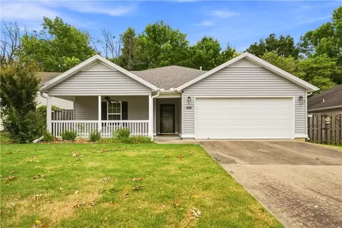 4355 Serviceberry Dr, Fayetteville, AR 72704