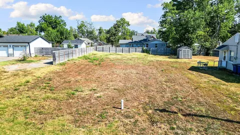 716 NW 6th St, Bentonville, AR 72712