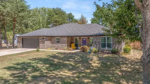 301 S Hembree Dr, Lincoln, AR 72744