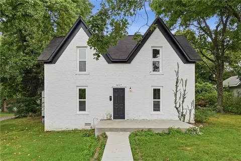 607 E Church Ave, Berryville, AR 72616