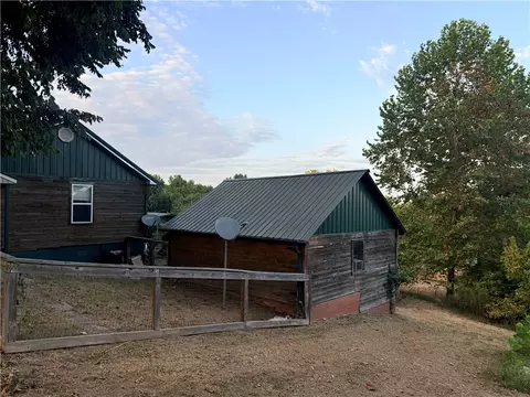 Exterior - 323 3rd St, Watts, OK 74964 photo 5 of 6