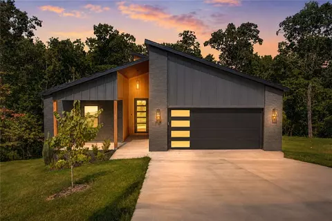 19 Dumfries Ln, Bella Vista, AR 72715