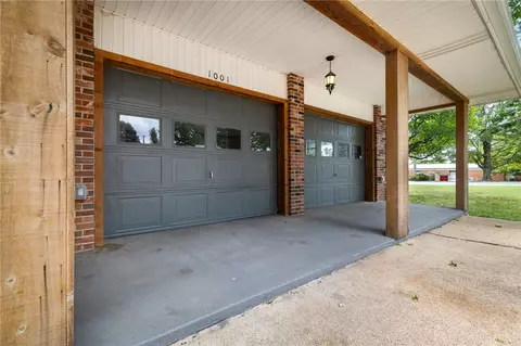 Exterior - 1001 Eugene St, Harrison, AR 72601 photo 5 of 12