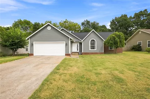 1856 Salem Rd, Fayetteville, AR 72704