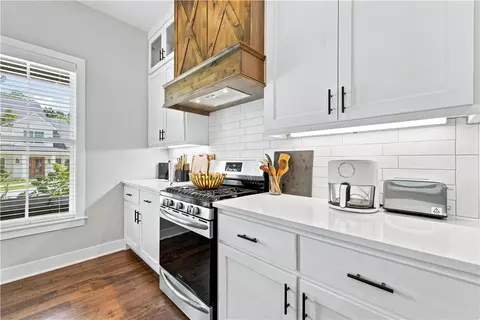 Kitchen - 5402 Hackett St, Springdale, AR 72762 photo 8 of 10