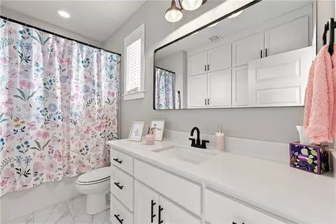 Bath - 5402 Hackett St, Springdale, AR 72762 photo 1 of 3