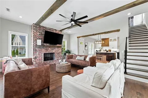 Living - 5402 Hackett St, Springdale, AR 72762 photo 2 of 4