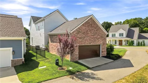 Exterior - 5402 Hackett St, Springdale, AR 72762 photo 10 of 11